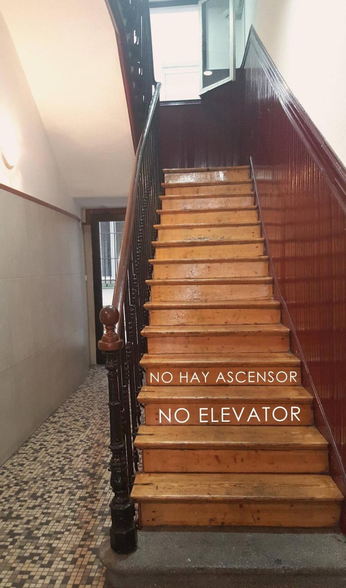 Apartamento Edificio Gran Via -Quinto Piso Sin Ascensor- — Photos 2
